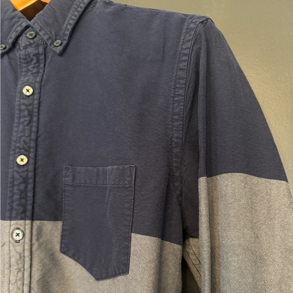 🦅 AE Color Block Long Sleeve Button Down Shirt - Picture 3 of 9